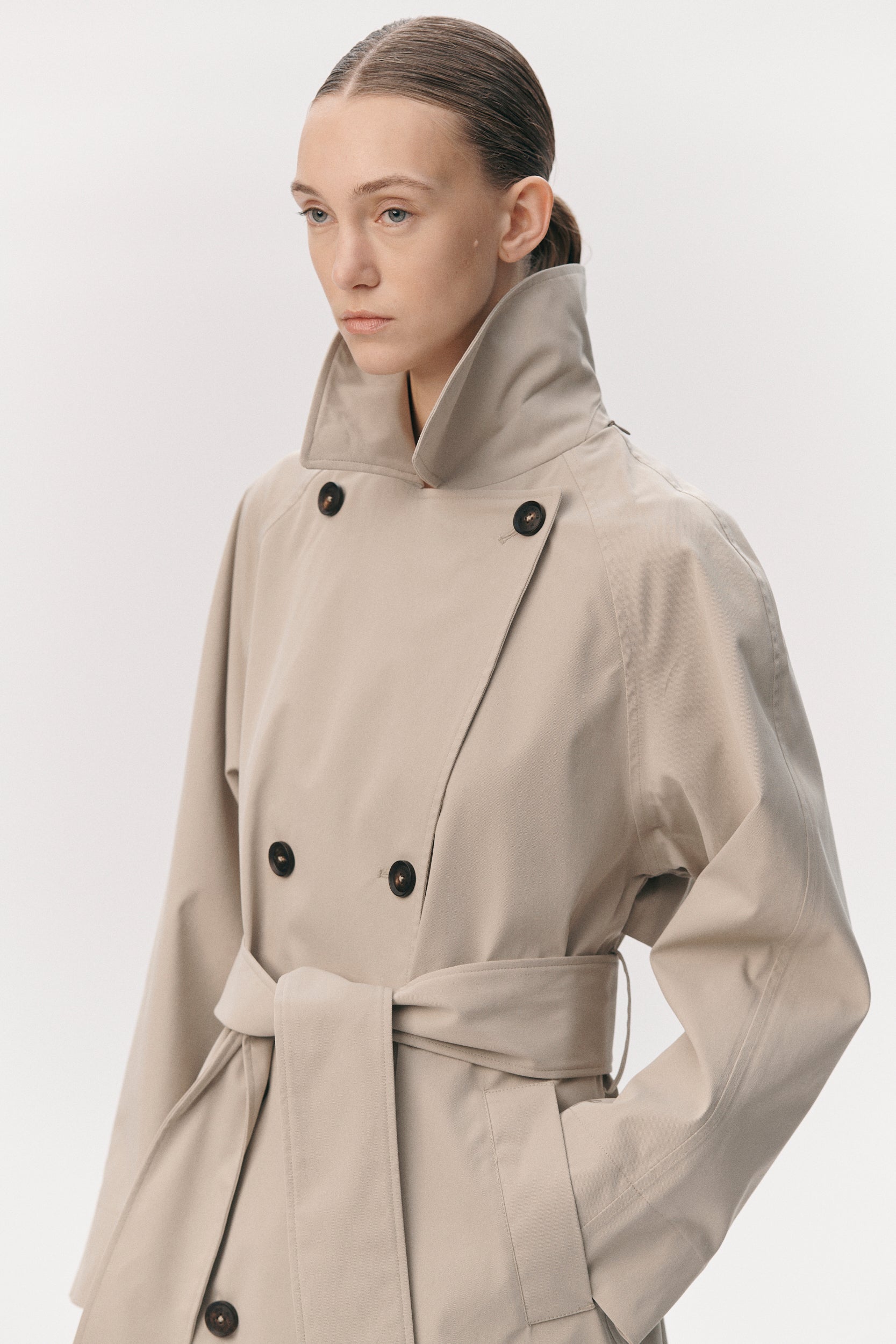 ROOMY TRENCH STRETCH TWILL SS26 LIGHT ARMY
