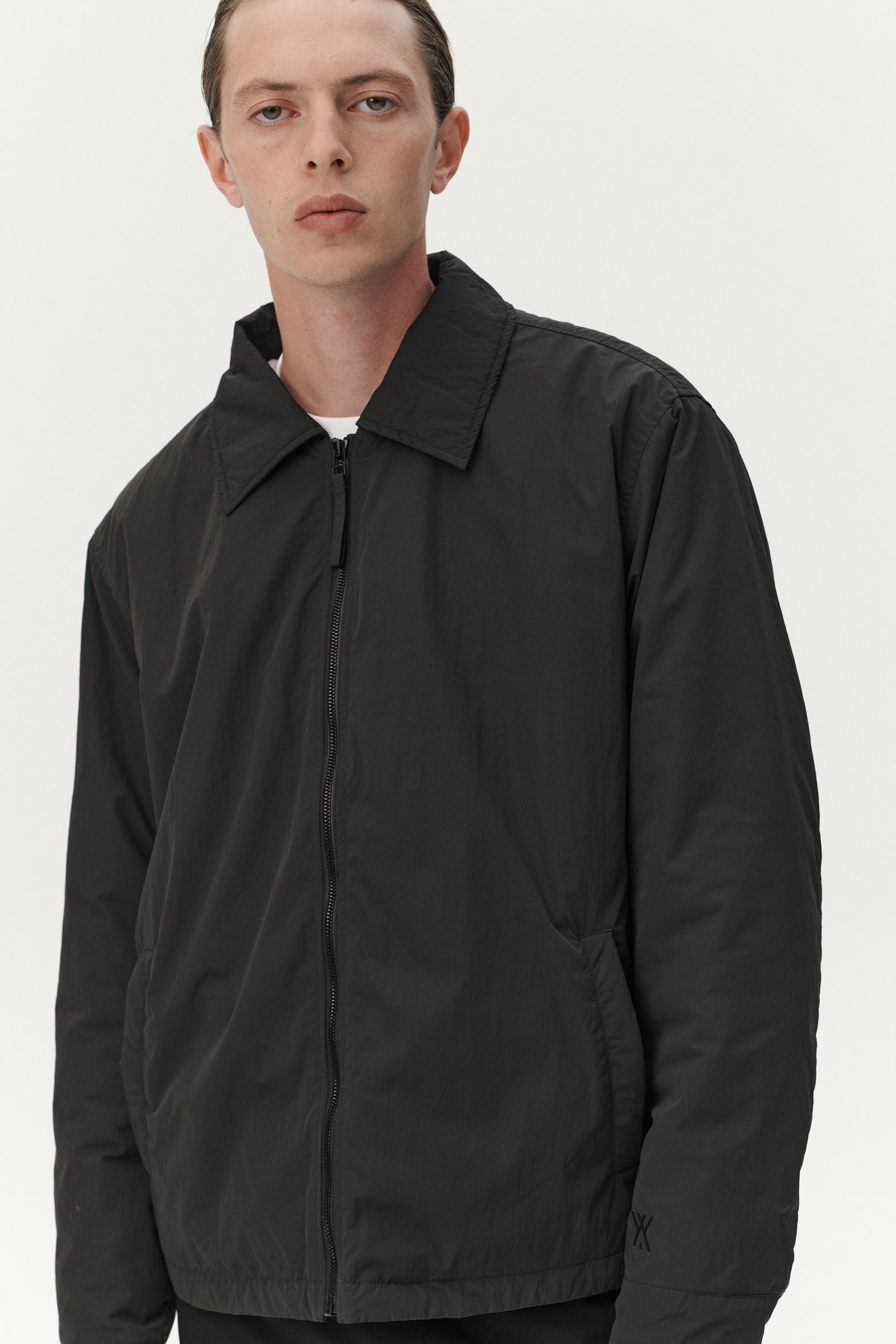 ZIP UP CRINCLE AW25 BLACK