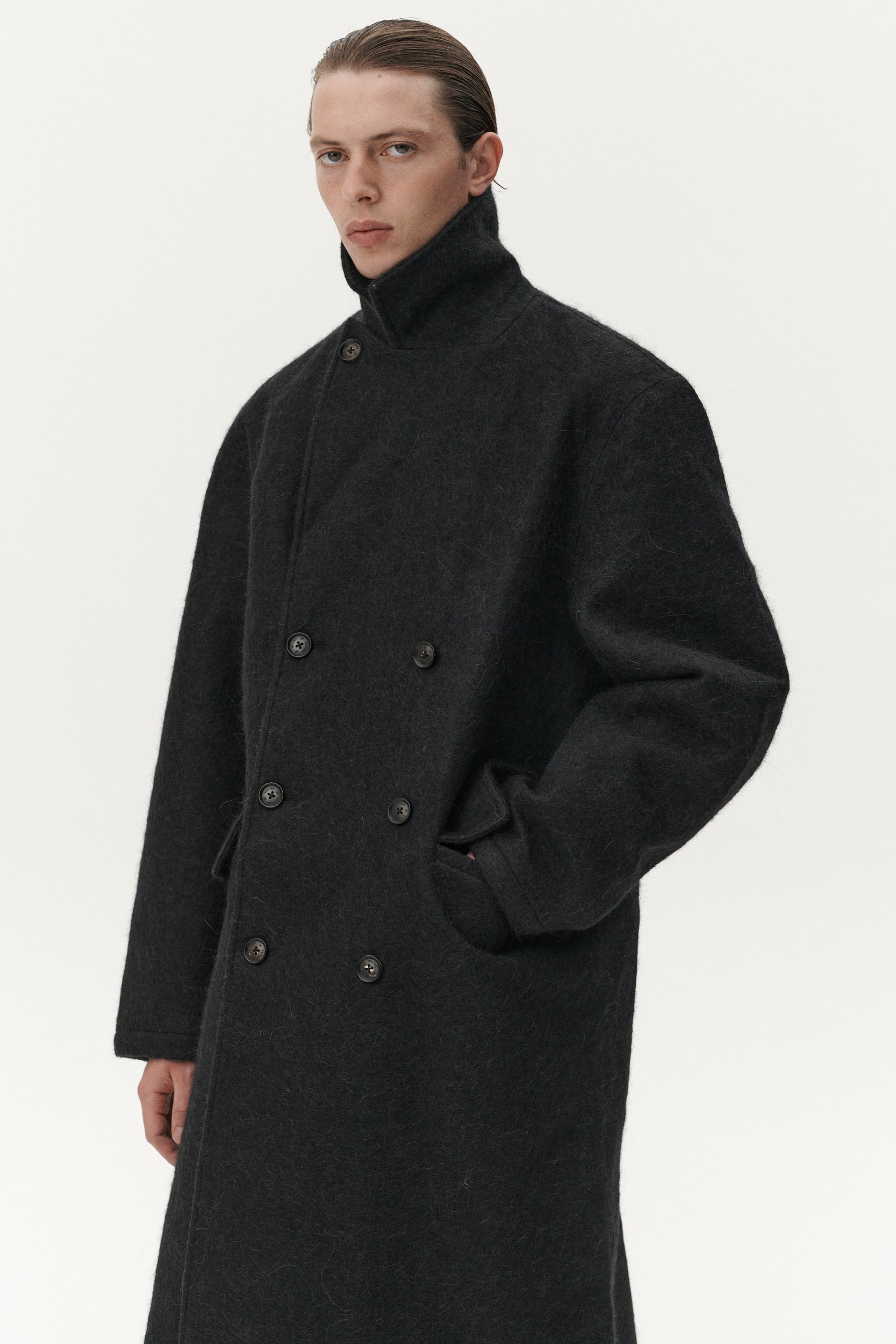 SHUVA C FUZZY WOOL AW25 BLACK