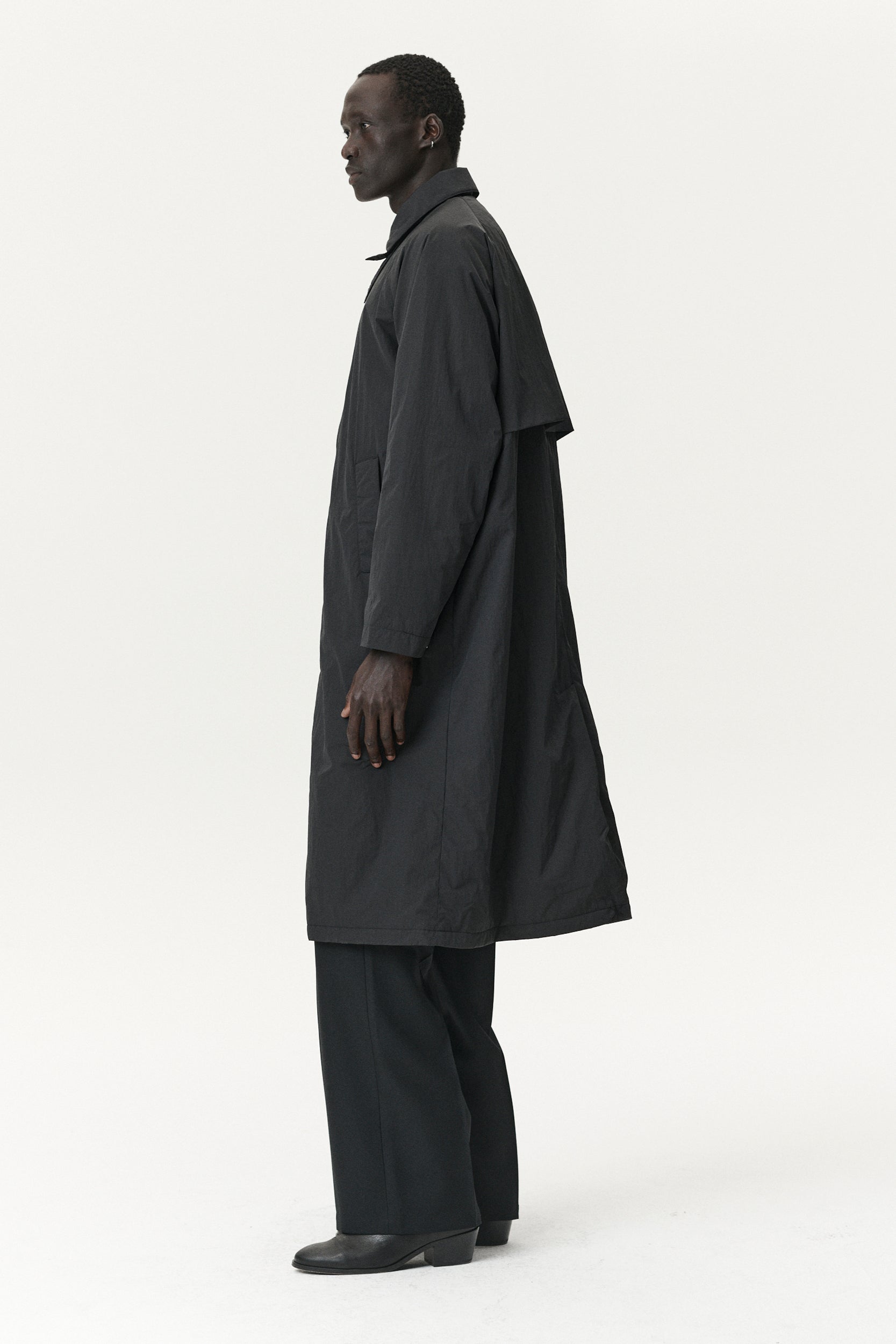 LONG COACH CRINCLE AW25 BLACK MENS