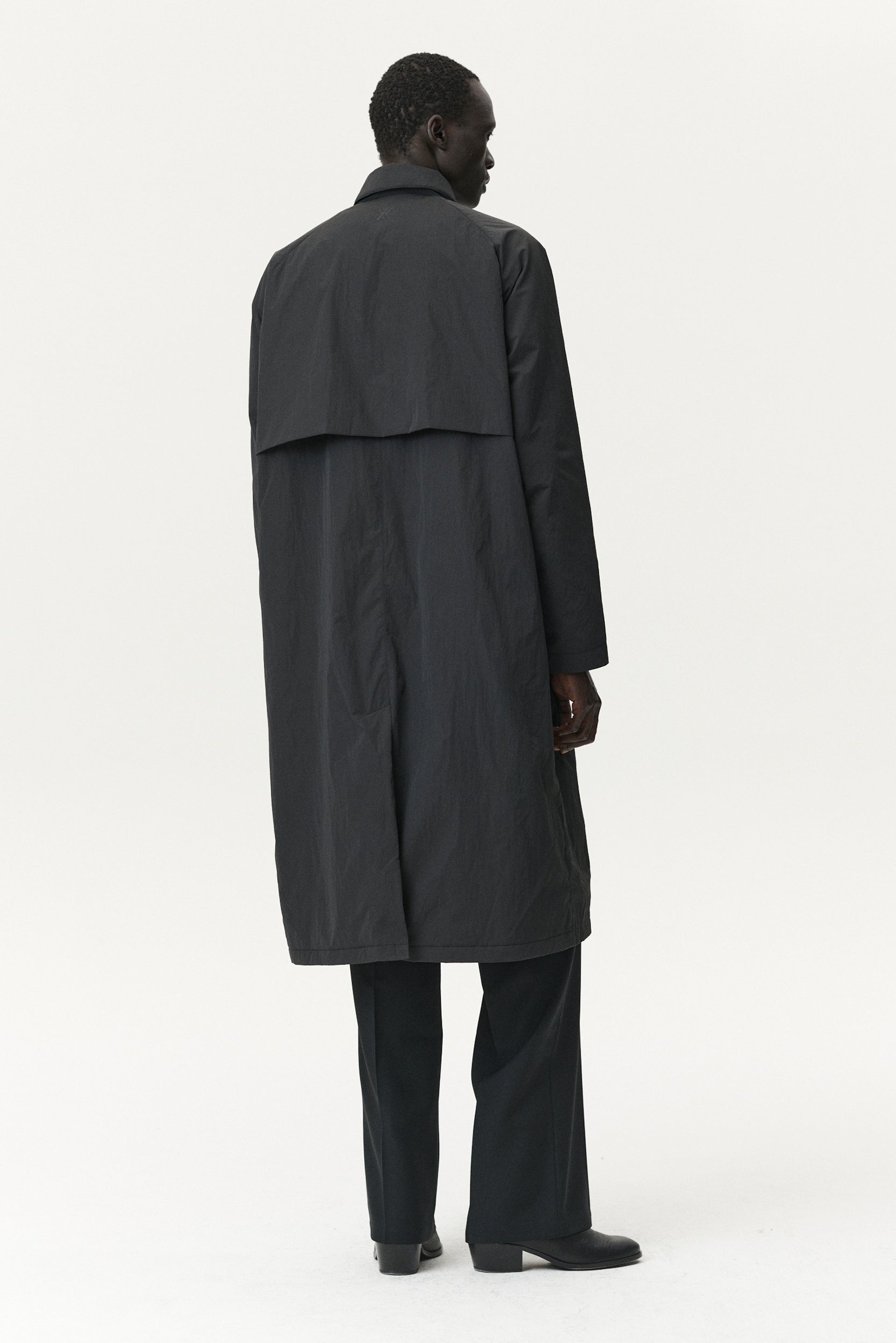 LONG COACH CRINCLE AW25 BLACK MENS
