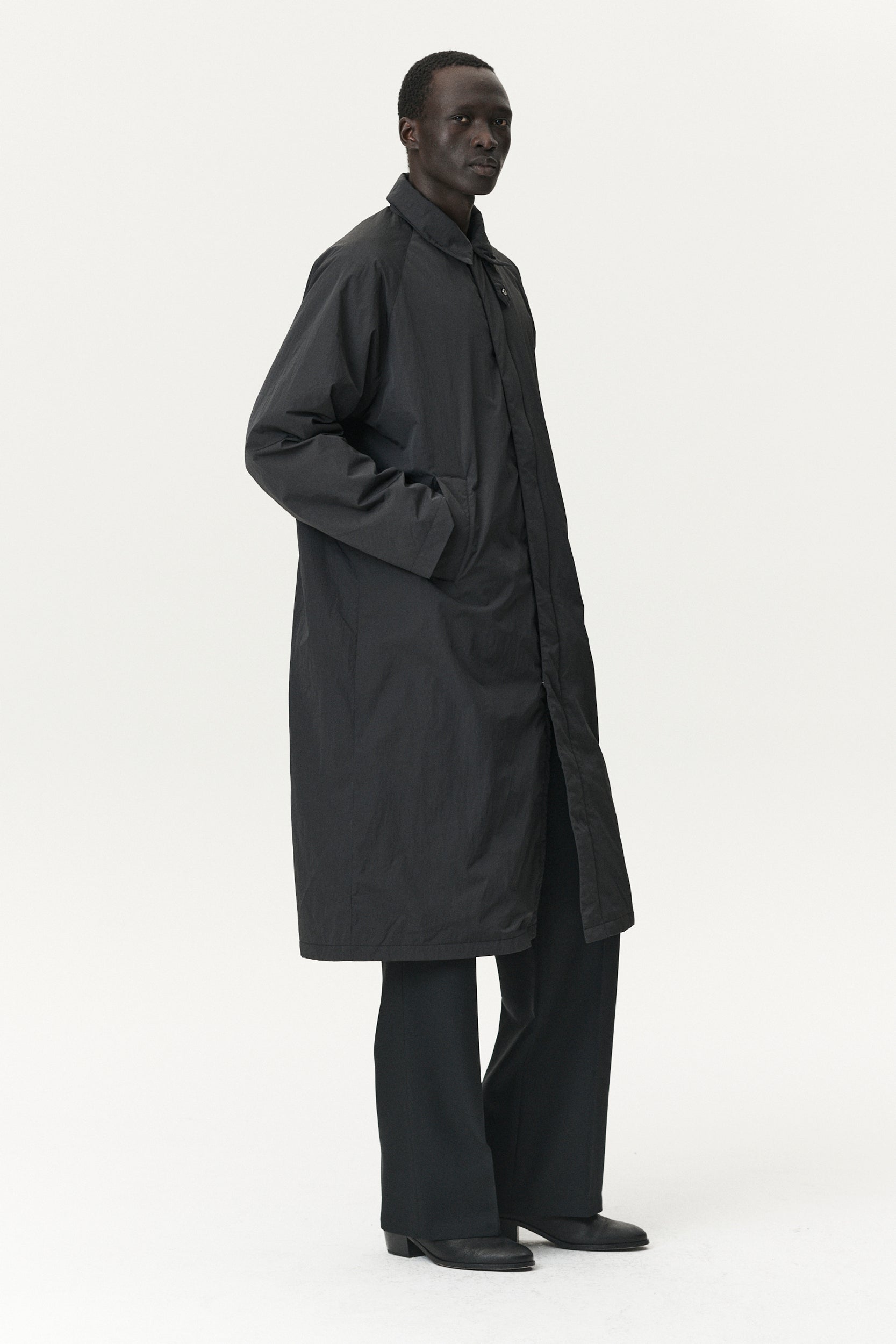LONG COACH CRINCLE AW25 BLACK MENS