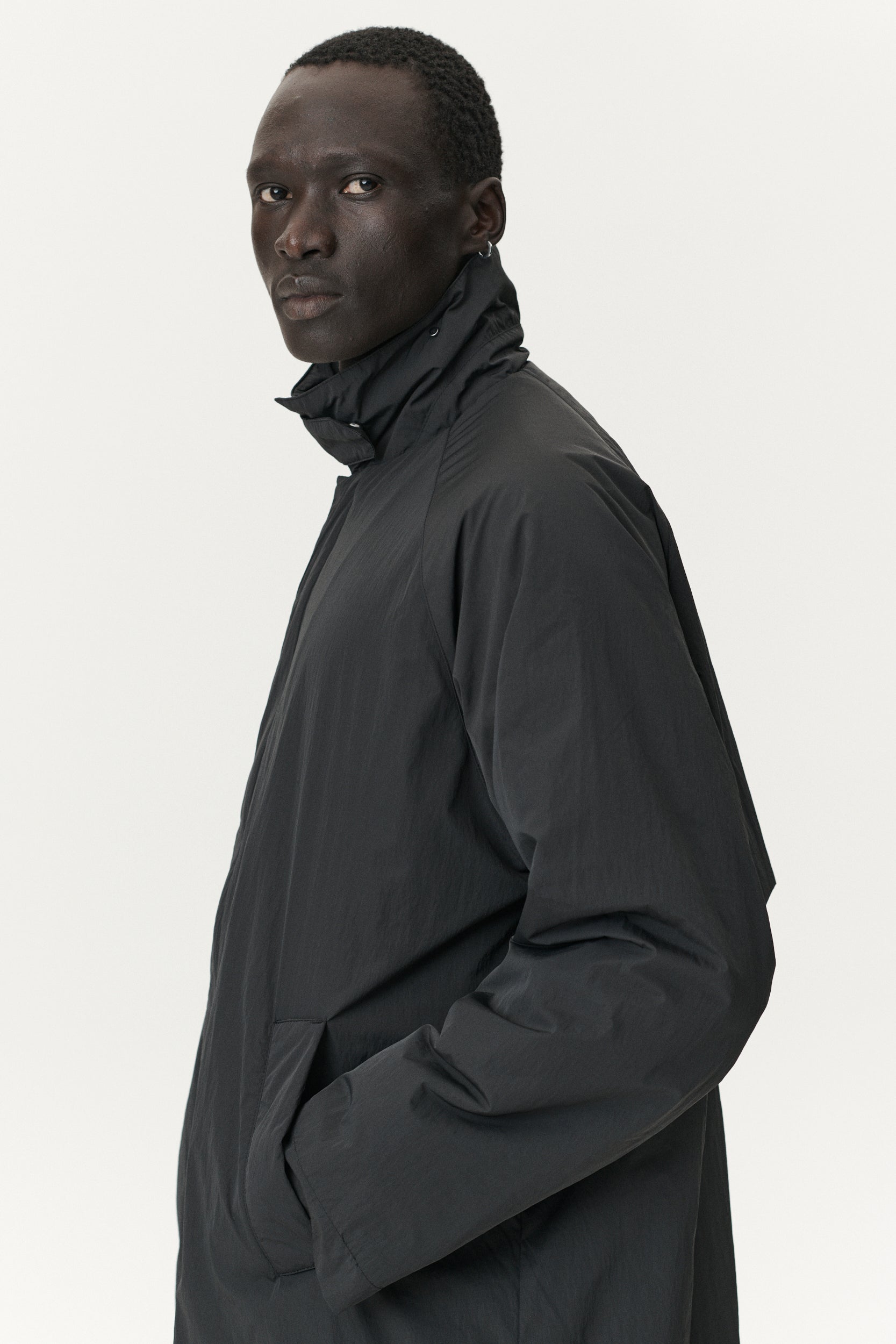LONG COACH CRINCLE AW25 BLACK MENS