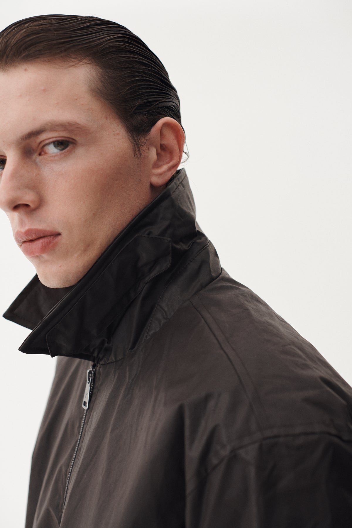 ZIP UP WAX CORDU AW26 CHOCOLATE