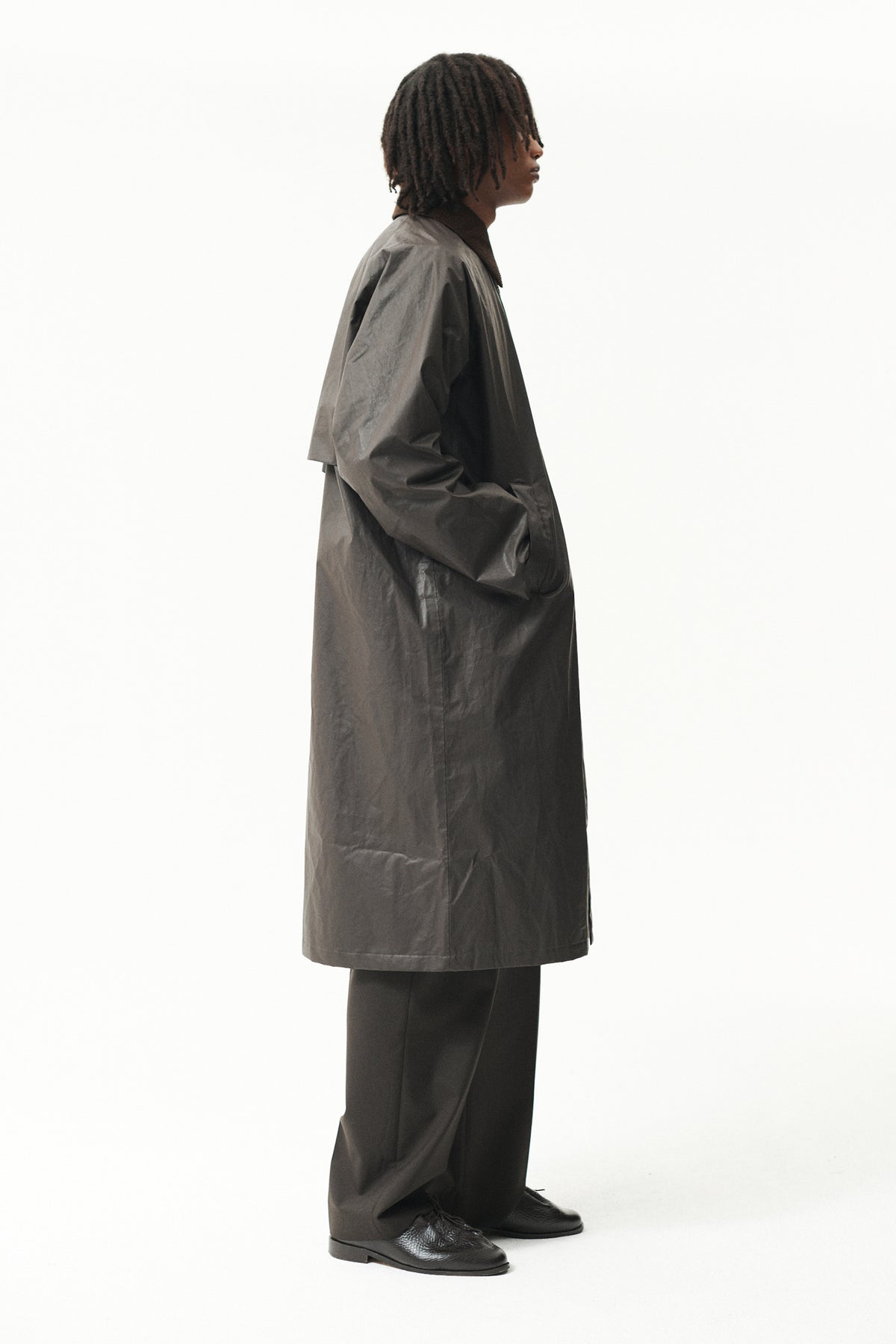 LONG COACH WAXED COT CORDU AW26 DARK BROWN